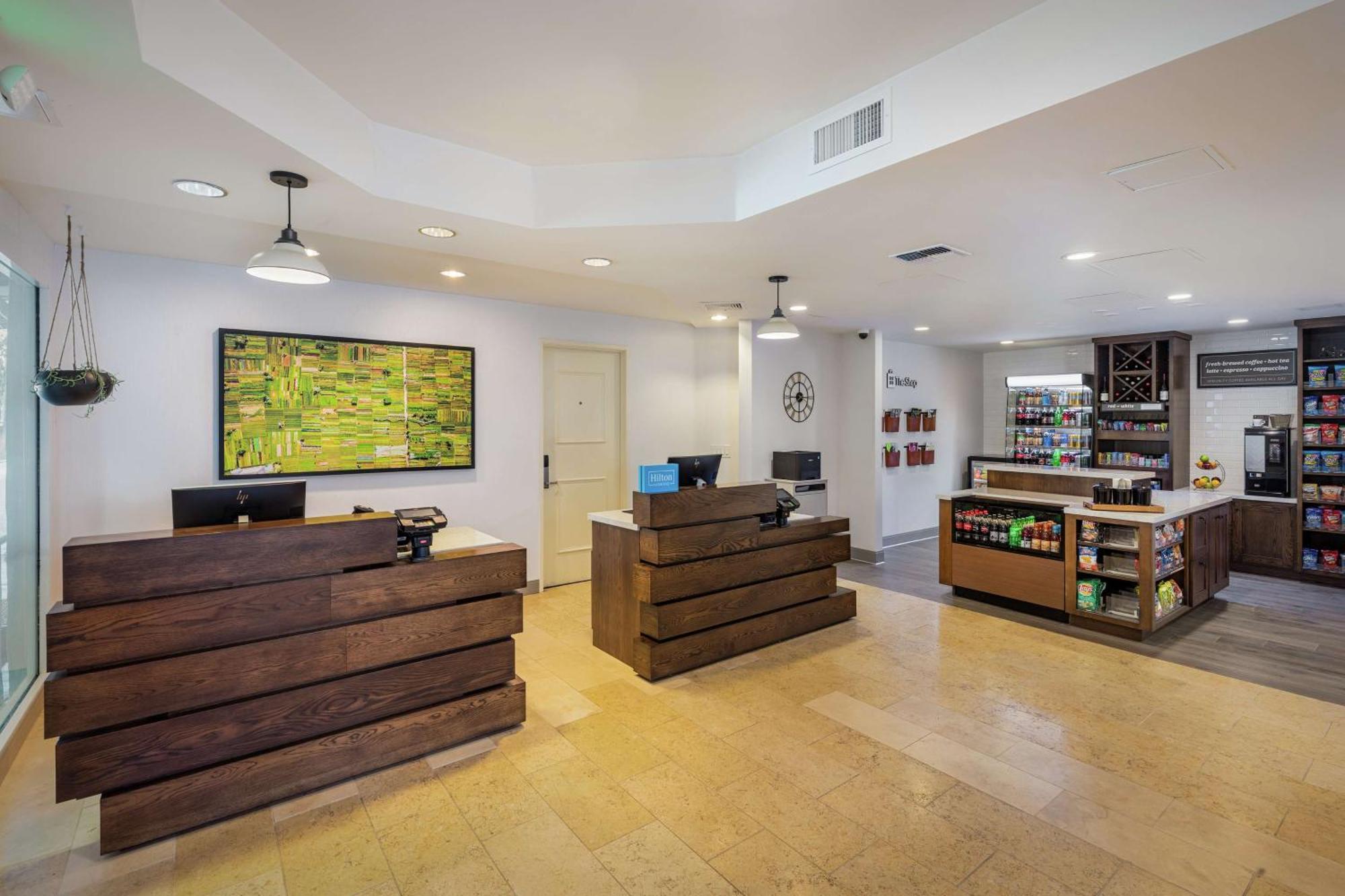 Hilton Garden Inn Davis Downtown מראה חיצוני תמונה