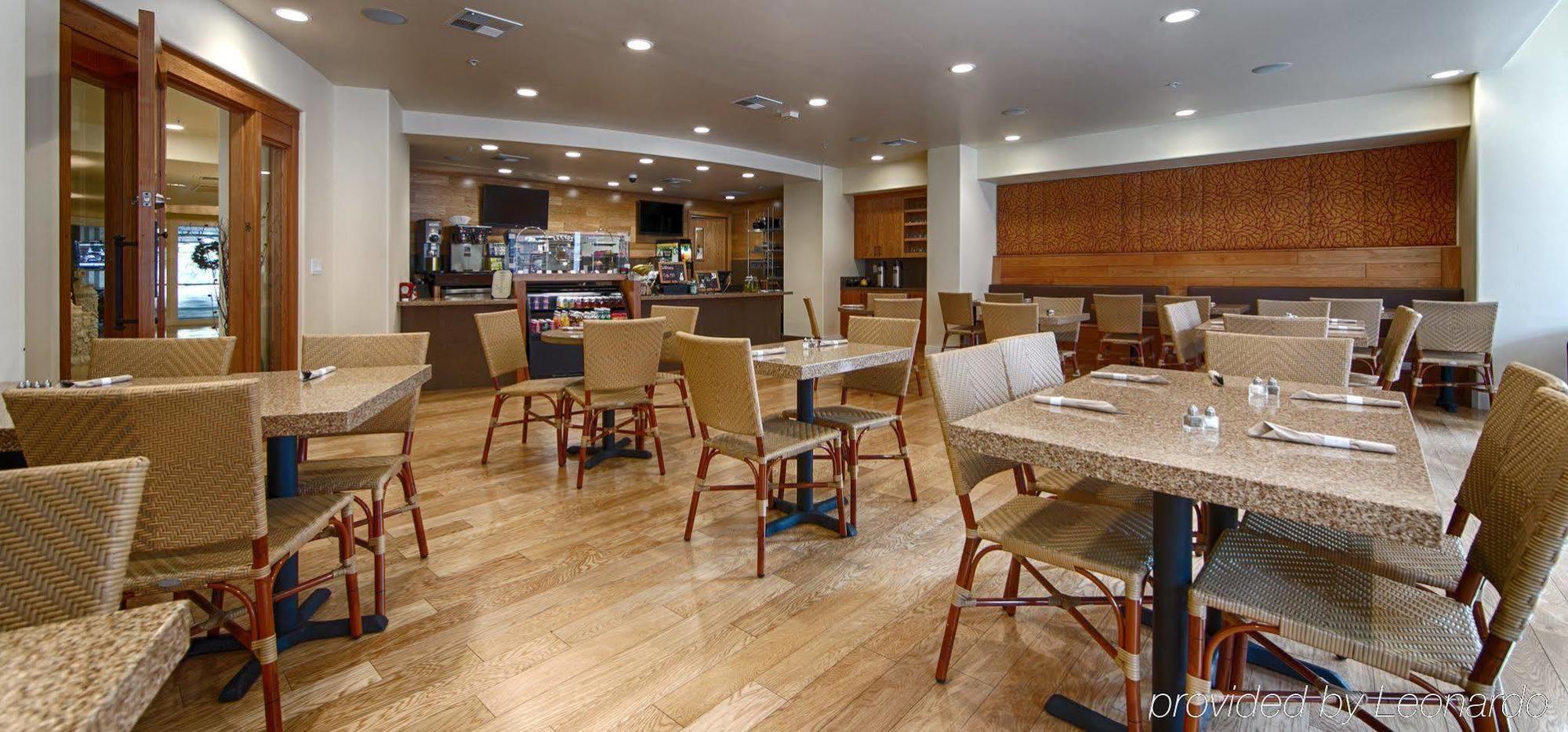 Hilton Garden Inn Davis Downtown מראה חיצוני תמונה
