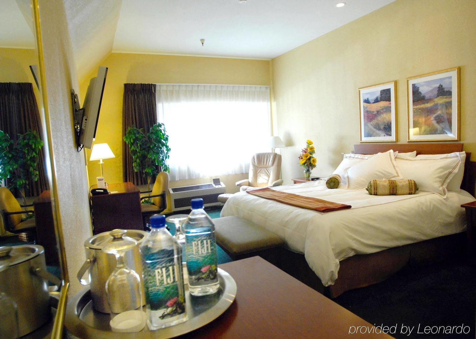 Hilton Garden Inn Davis Downtown חדר תמונה