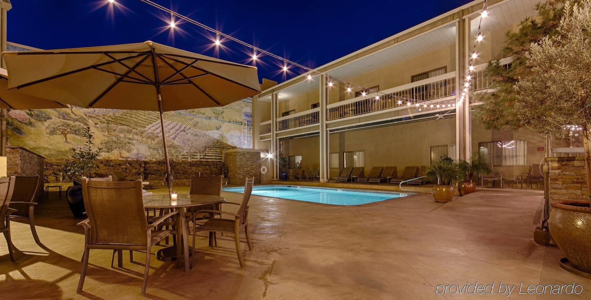 Hilton Garden Inn Davis Downtown מראה חיצוני תמונה